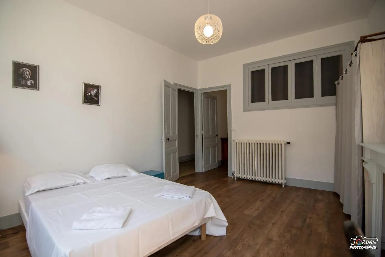 Hyper Centre - 3 Chambres - Gare - Wifi - Cosy Bourg-en-Bresse 0*,