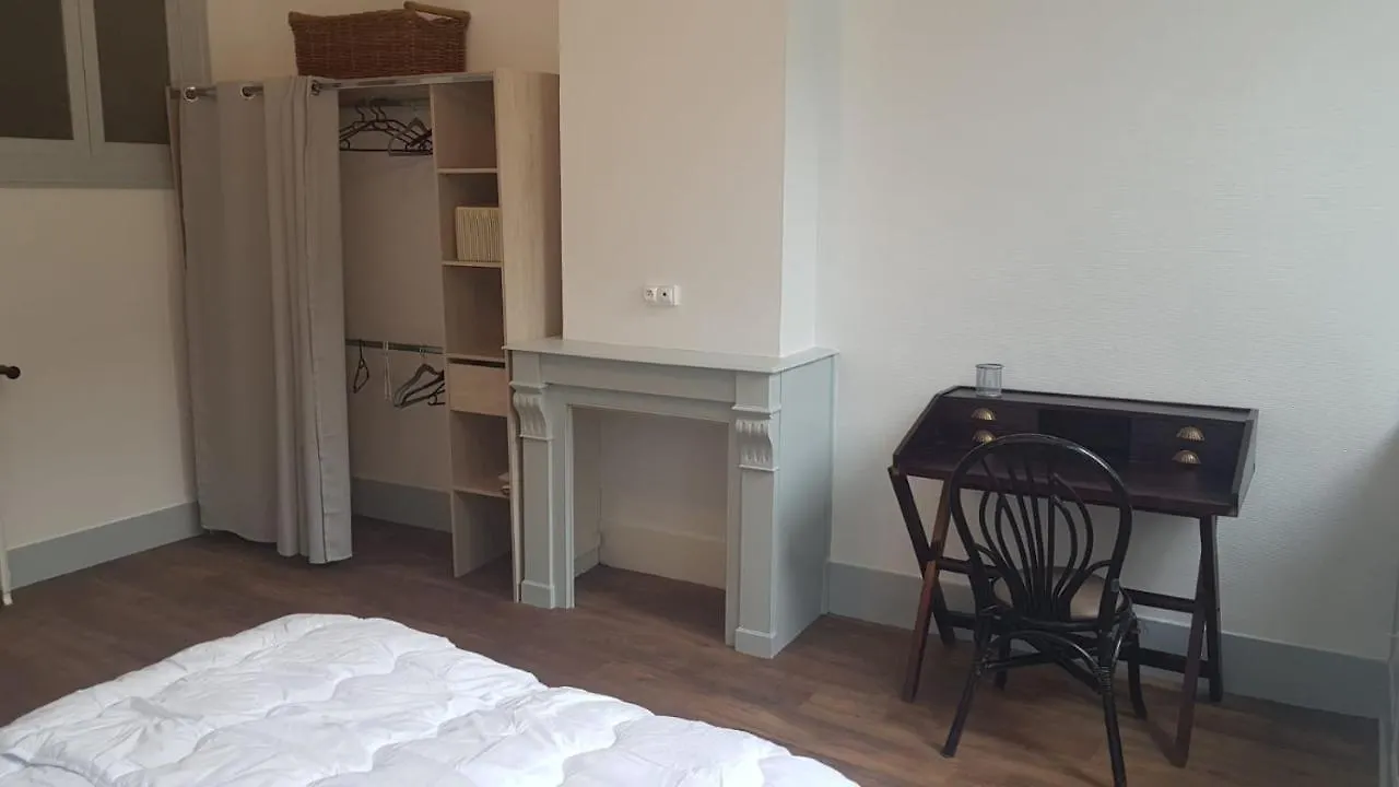 Hyper Centre - 3 Chambres - Gare - Wifi - Cosy Bourg-en-Bresse 0*,  Francia